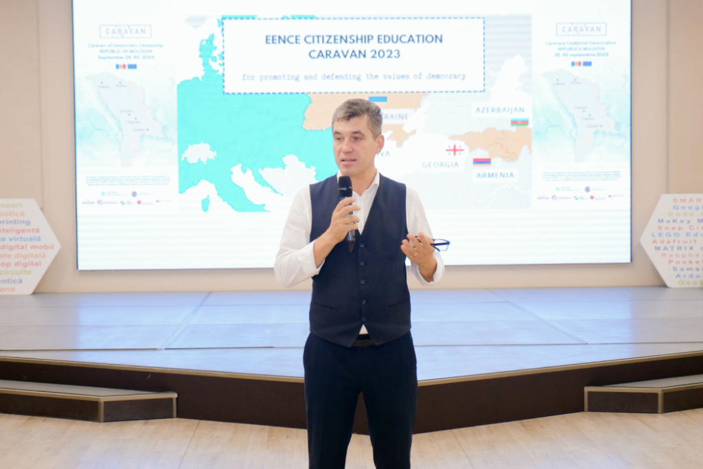 Караван гражданского образования в Молдове официально стартовал
